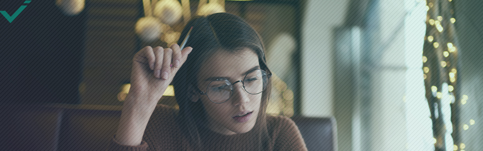 Qu’est-ce qui cause le syndrome de pédanterie grammaticale ?